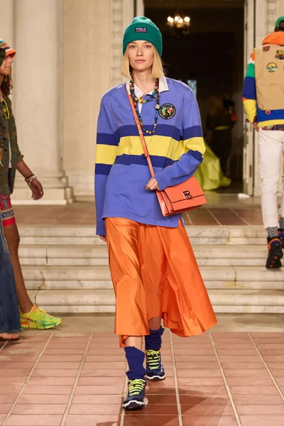 Look 98